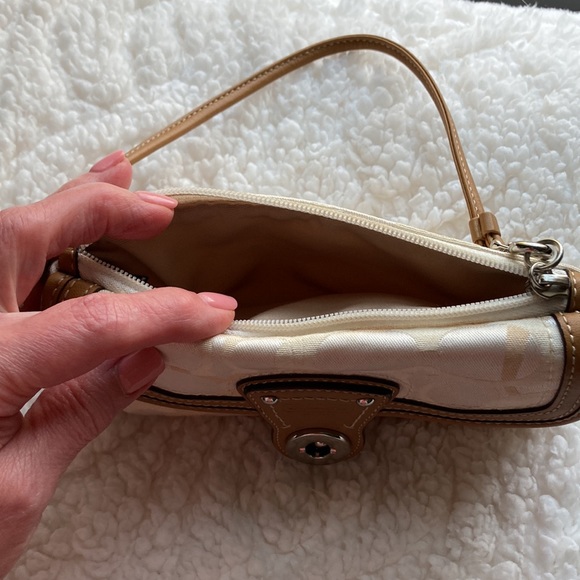Coach vintage wristlet - Picture 5 of 6